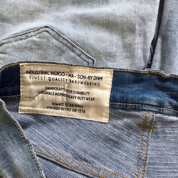 Industrial Indigo NWT Distressed Light Wash Jean Shorts Men W32 - Picture 8 of 9